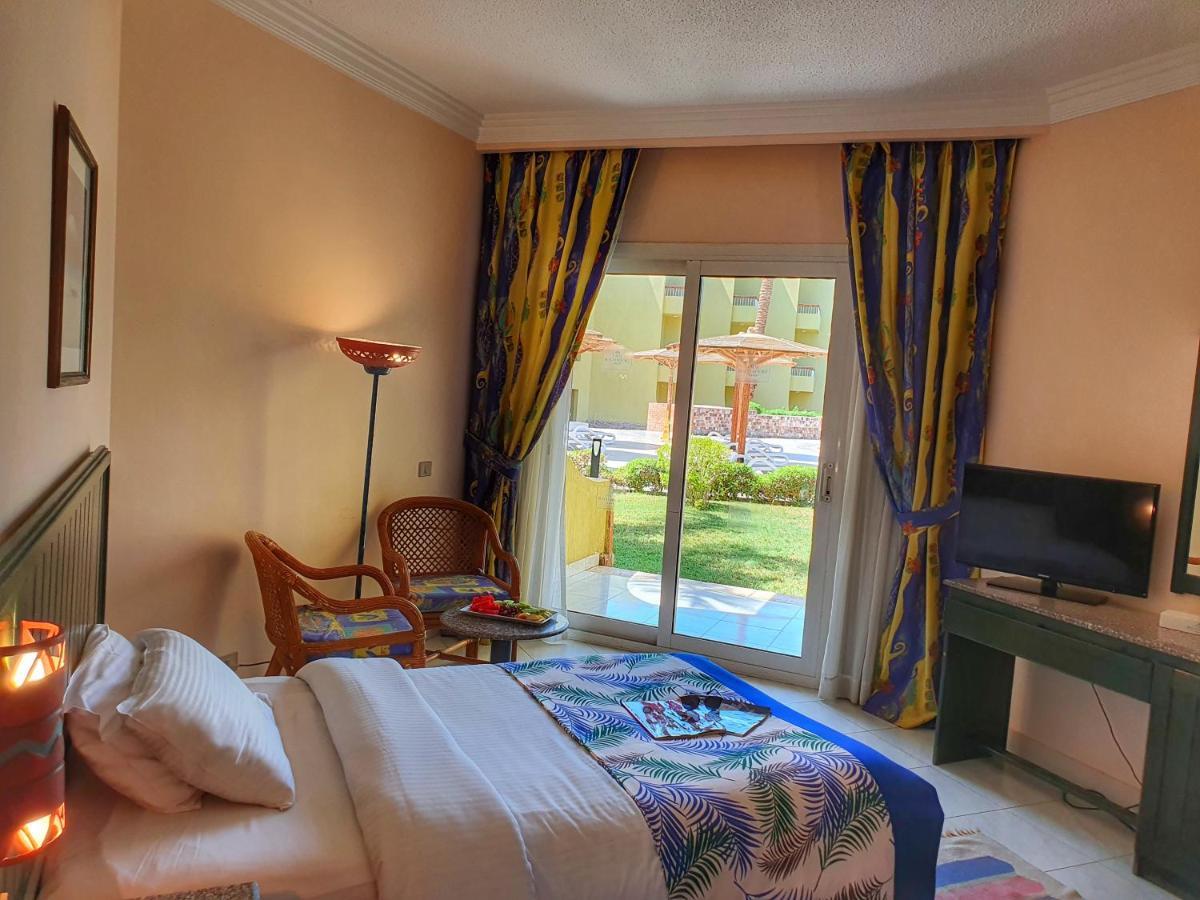 Standard Pool View Room