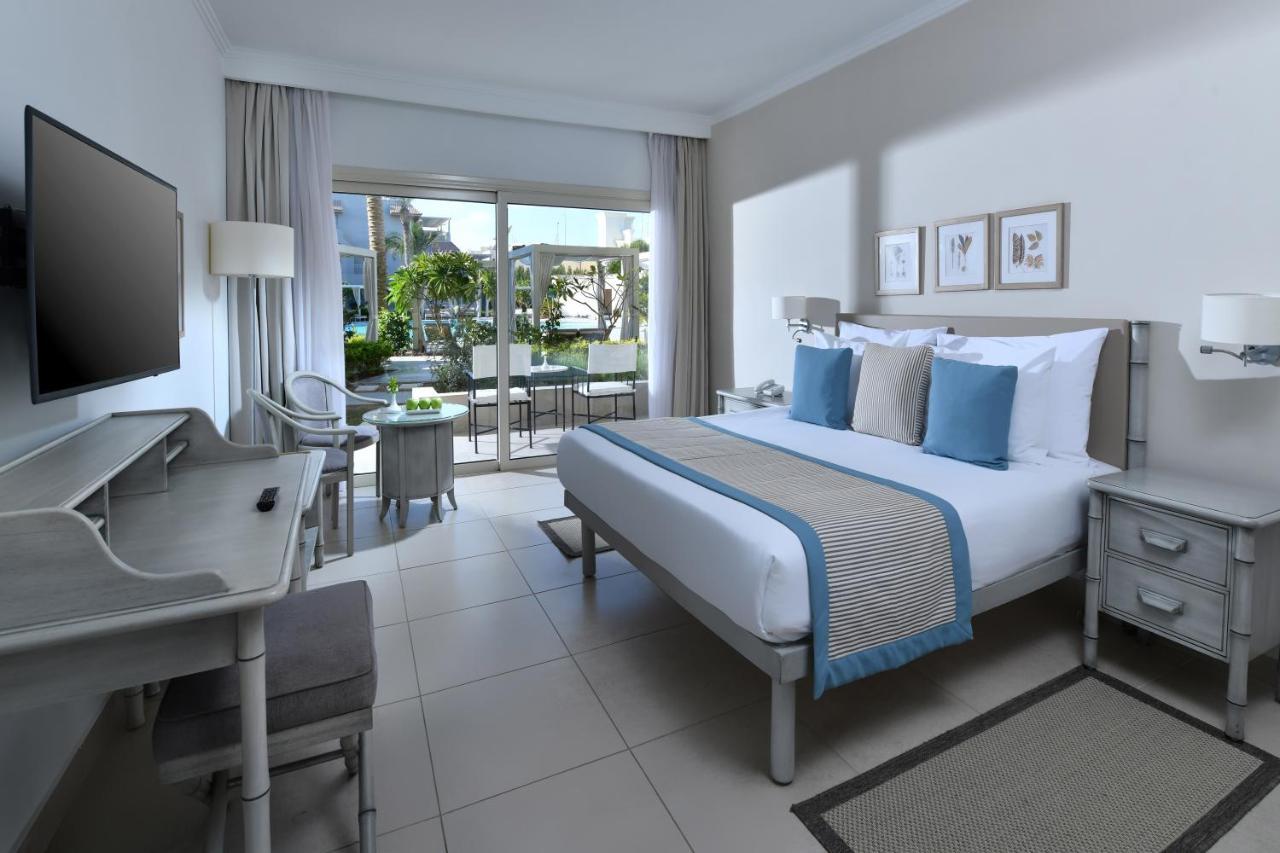Superior, Queen or Twin Bed, Pool View,1380141140:JPEG