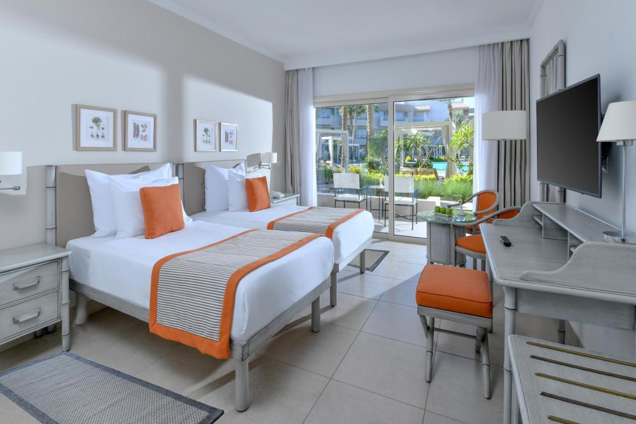 Superior Queen or Twin Bed Pool View