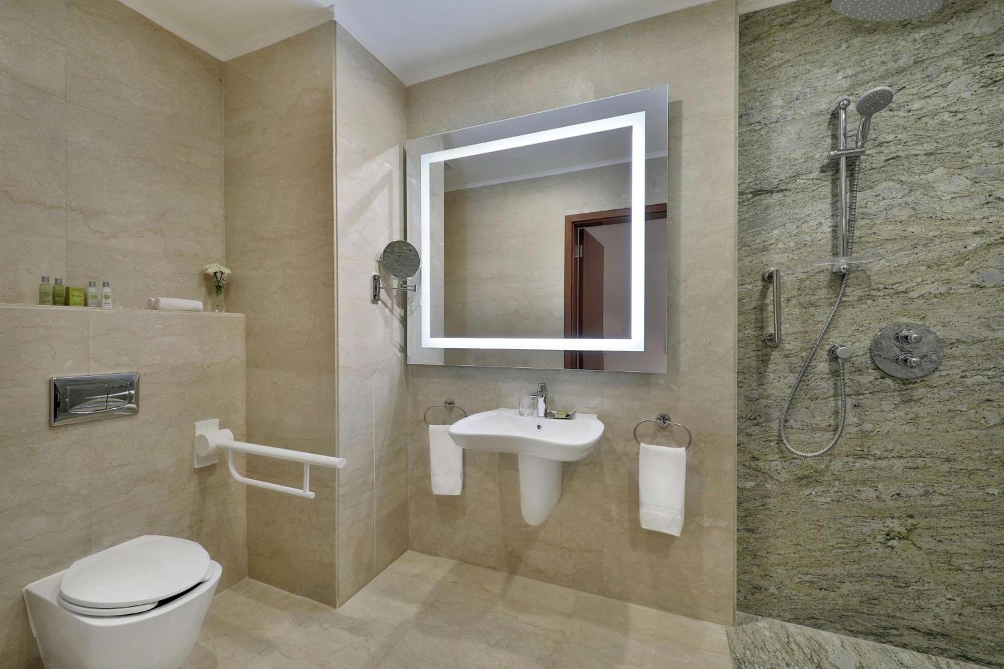 King Room Mobility Access