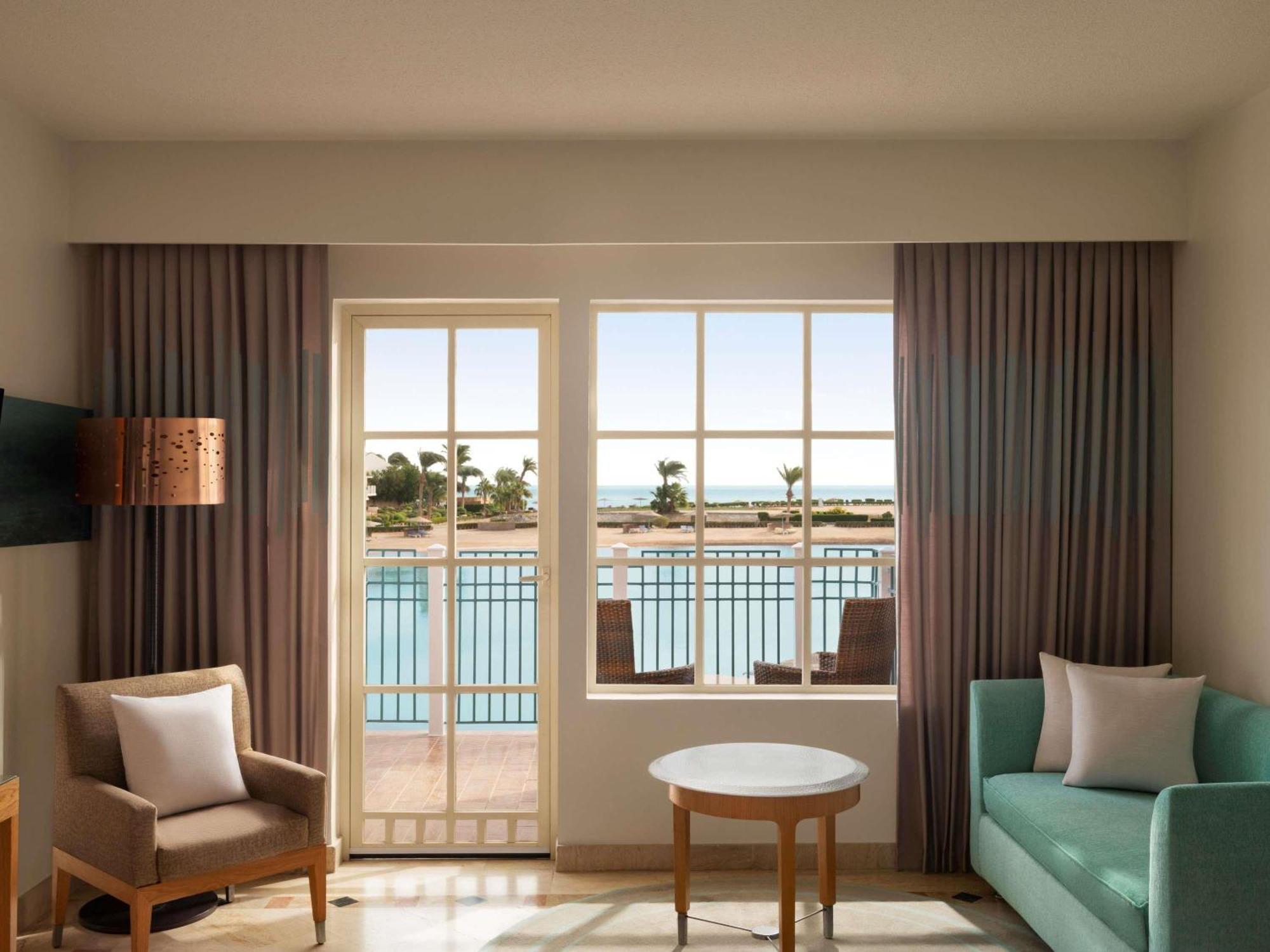 Deluxe King Room Lagoon View